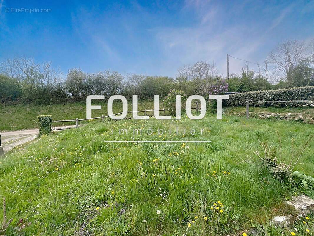 Maison à HEUGUEVILLE-SUR-SIENNE