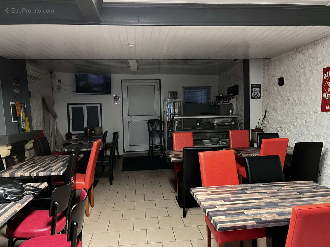 Commerce à CHASSENEUIL-SUR-BONNIEURE