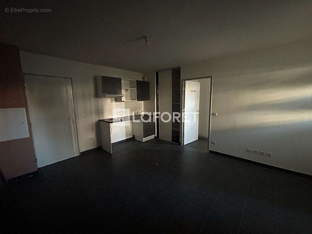 Appartement à CHANTELOUP-LES-VIGNES