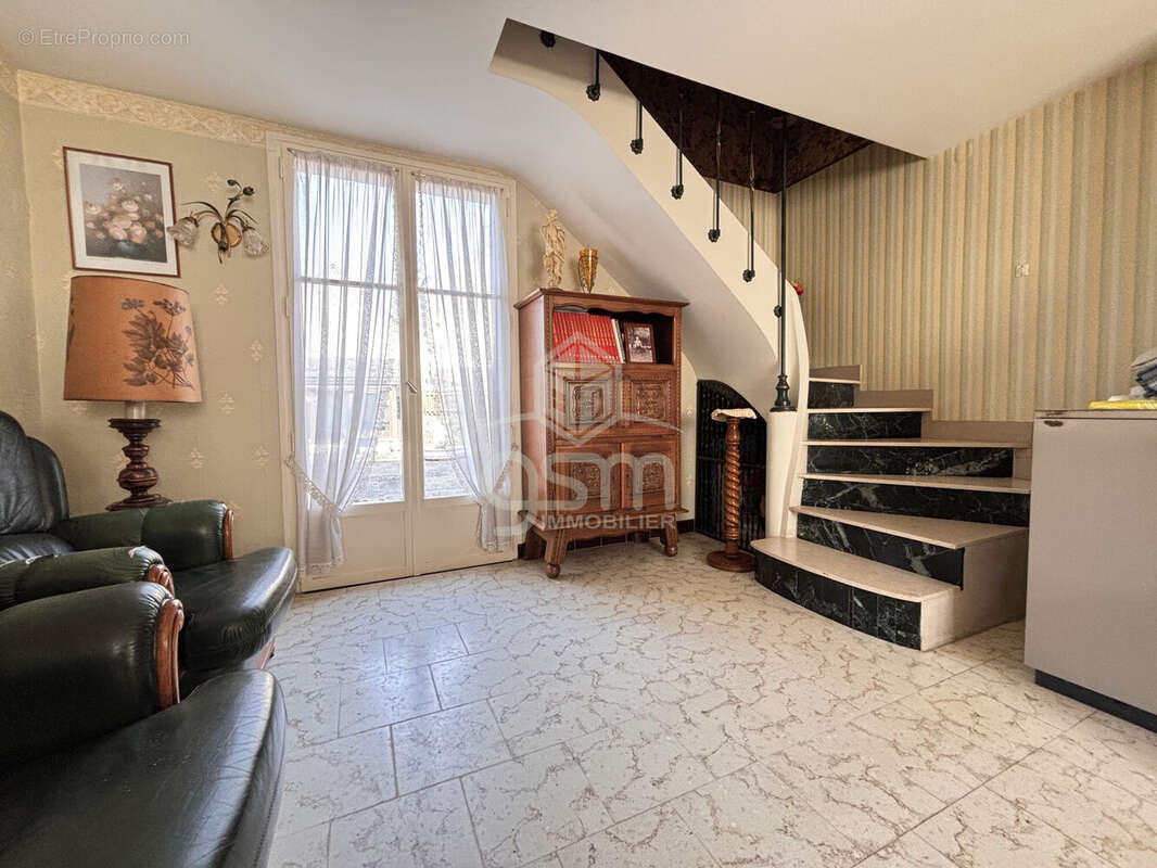 Maison à SAINTE-MAURE-DE-TOURAINE