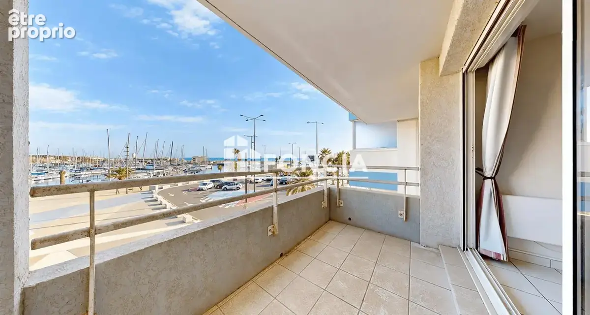 CANET PORT / AQUARIUM – T2 Traversant – Vue Port Exceptionnelle – Terrasse – Ascenseur – Parking - photo 5
