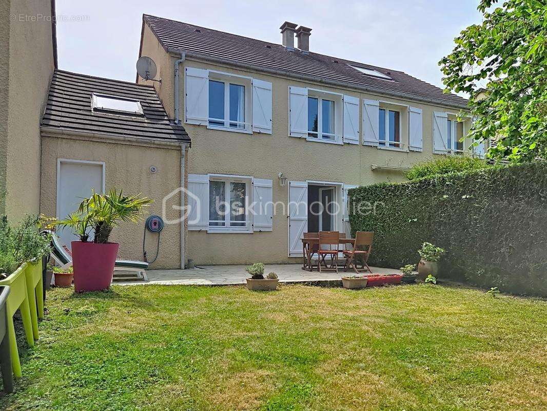 Maison à CHAMPS-SUR-MARNE