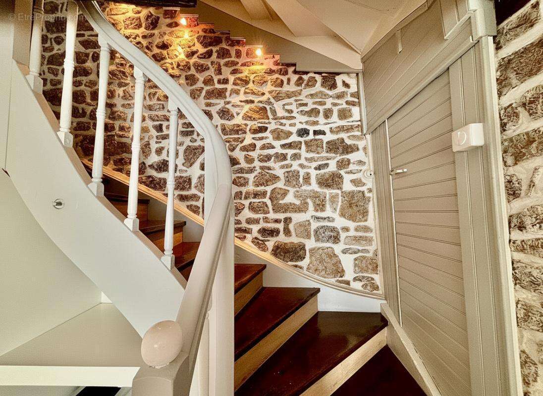 Maison en pierre avec piscine , 125 m² , Jardin sans vis-à-vis - photo 5