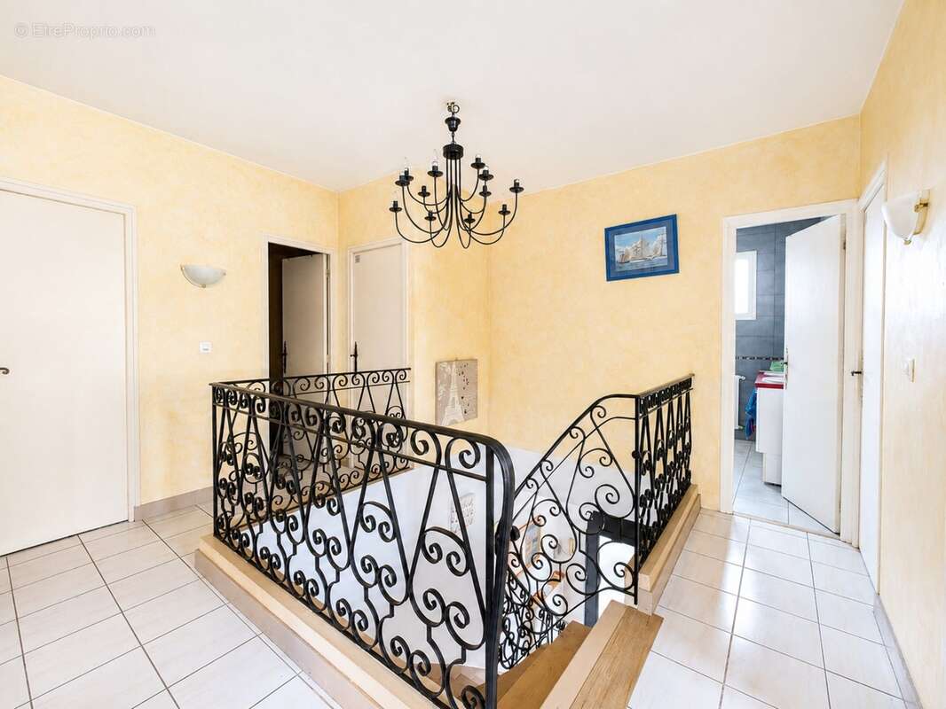 Grande maison familiale avec jardin aux portes du campus de Talence - photo 7