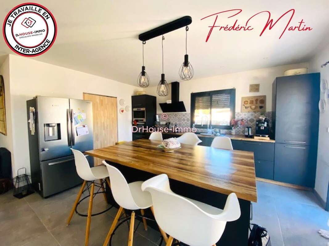 Maison 140 m² à Uzes  - photo 8