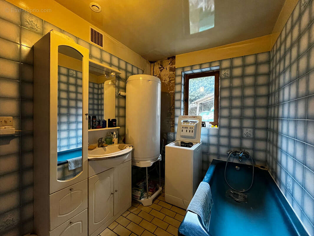 Maison à SAINT-JEAN-DE-SAUVES