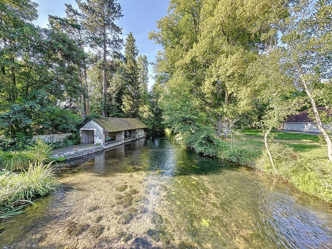 Maison à GIRONVILLE-SUR-ESSONNE