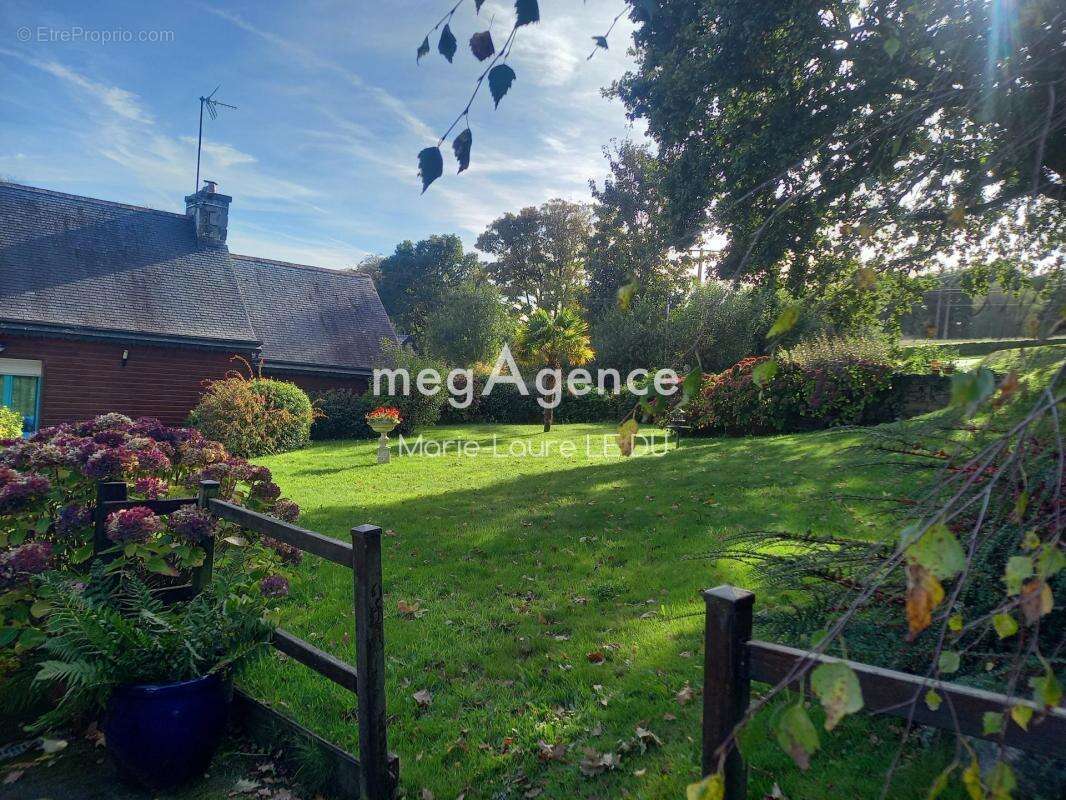 Maison à GUERLESQUIN