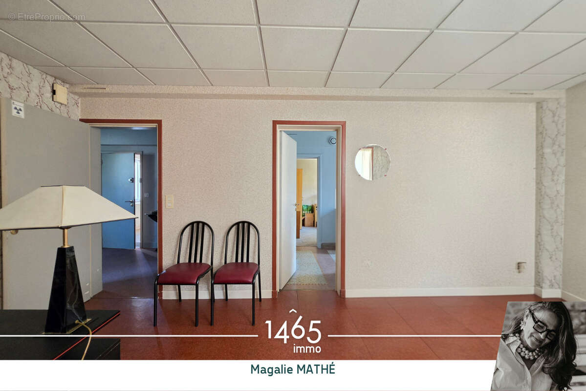 Maison des années 50 divisée en deux lots, en monopropriété, avec jardin, garage - Vallières - photo 9