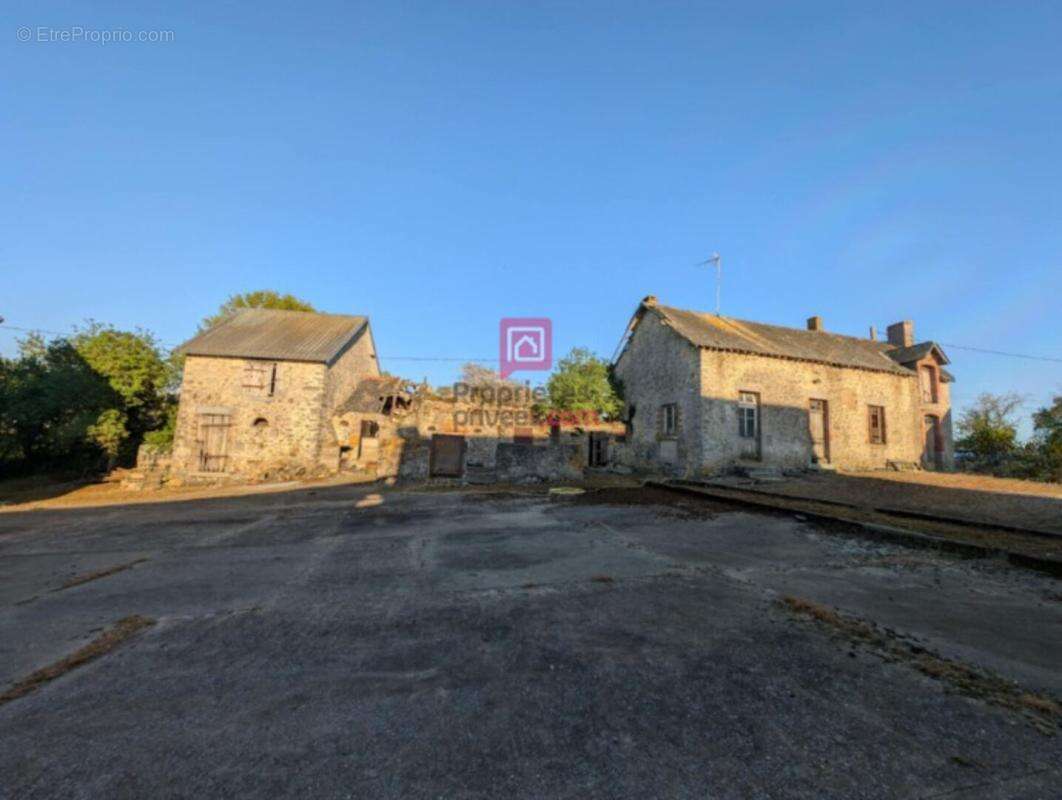 Ensemble de bâtiments anciens à rénover ? Projet de vie ou d'investissement sur 4200 m² - photo 11