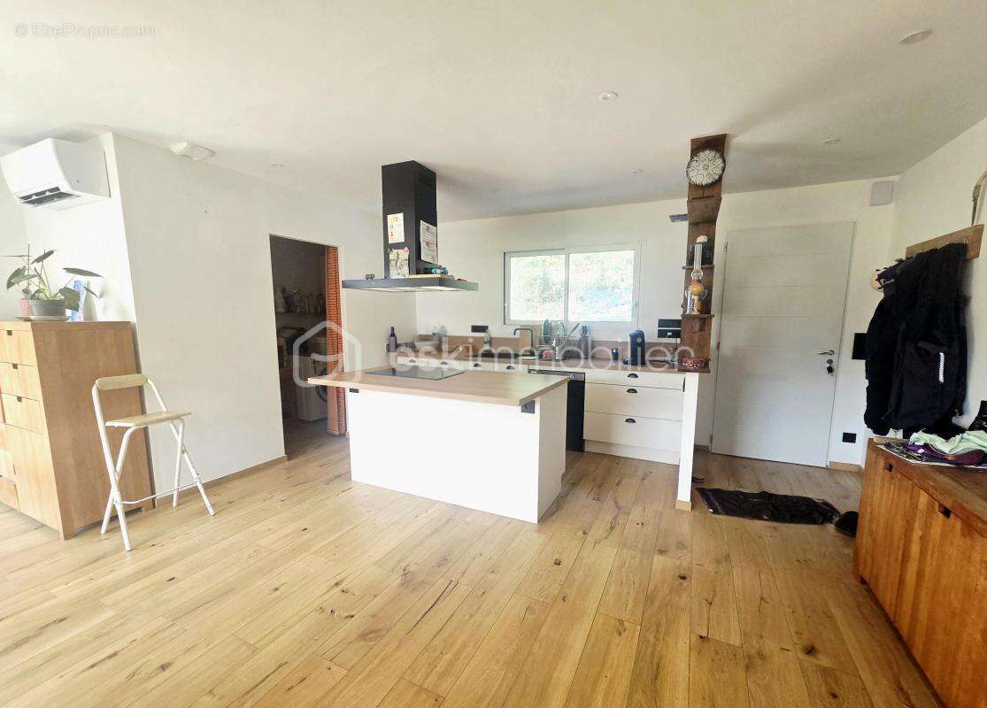 Maison d'environ 90 m² à Vesseaux - photo 8