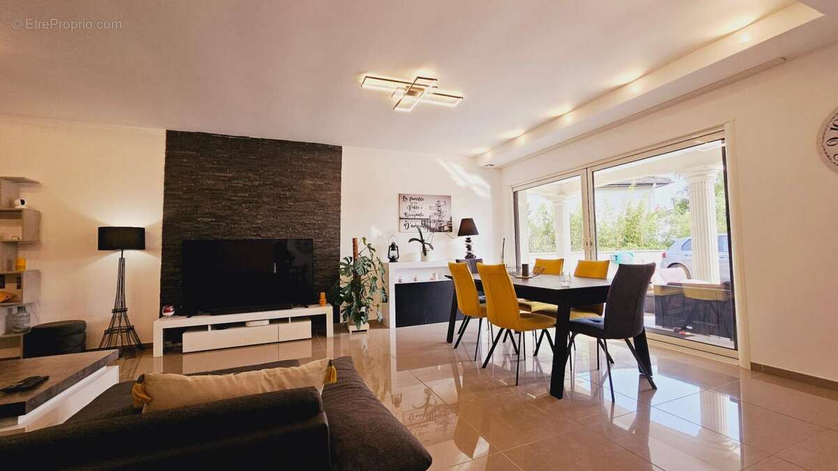 Maison à SAINT-DOULCHARD