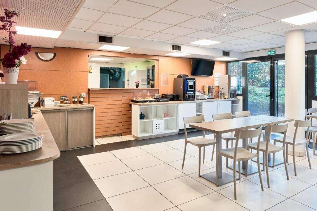 INVESTISSEMENT LOCATIF  Saint-Cyr-l'École  Résidence Affaires Zenitude Versailles Saint-Cyr-l'École - 6.36 % de rentabilité - photo 5