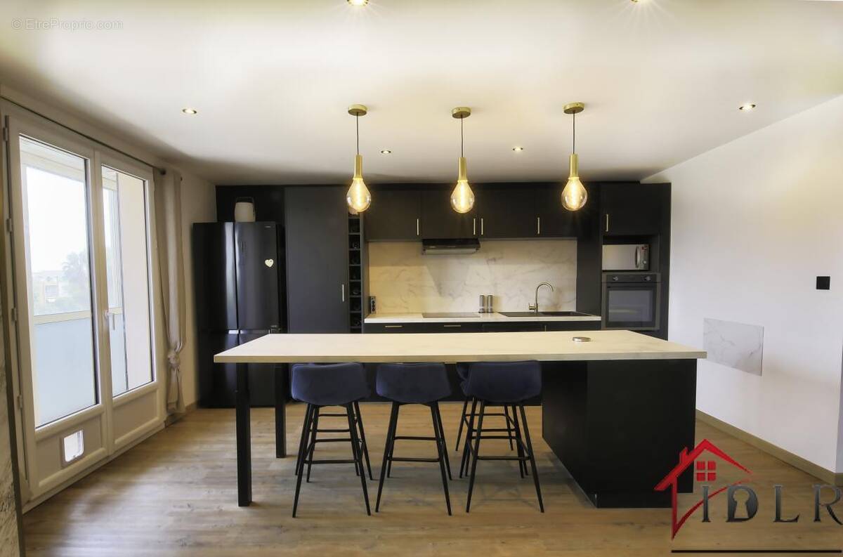 Photo Appartement à Hyeres au prix de 382 000€