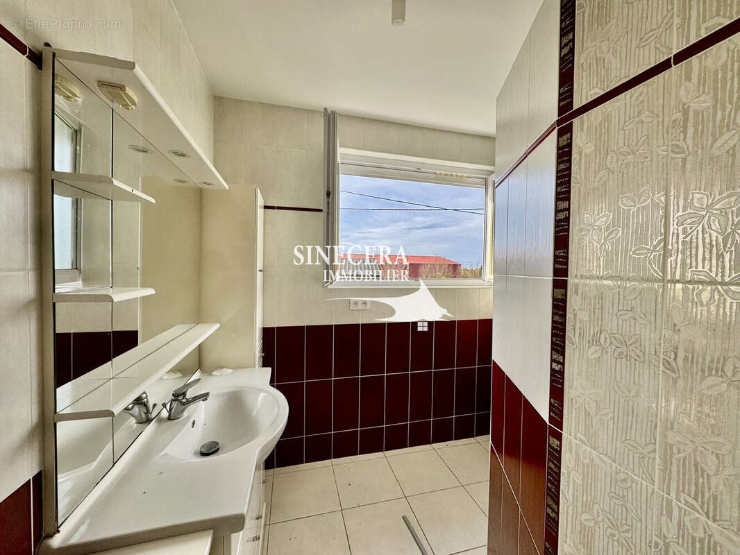 Maison à CHAMPCEVINEL