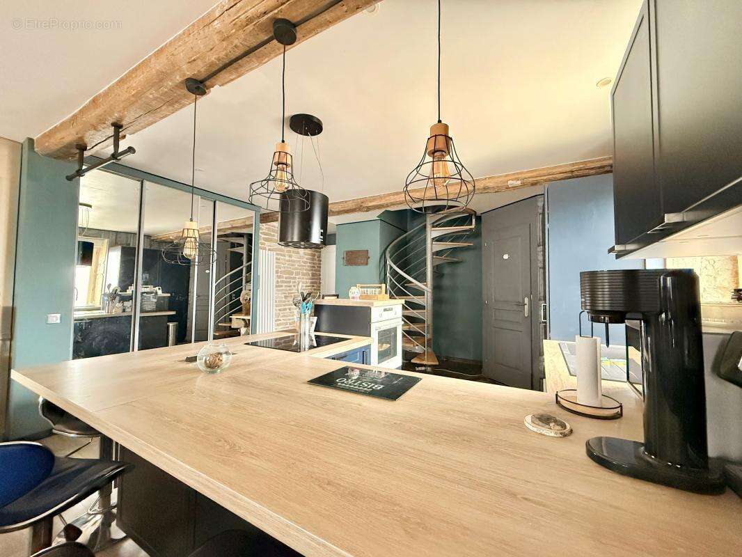Charmant appartement en triplex de trois chambres – Alliance parfaite entre le cachet de l'ancien et le confort moderne - photo 2