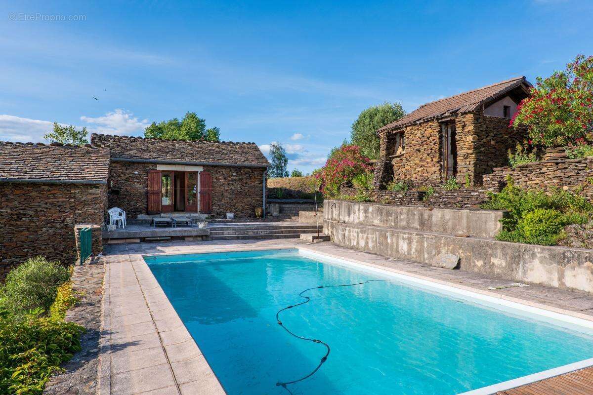 3 maisons + piscine+ terrain 4ha - photo 25
