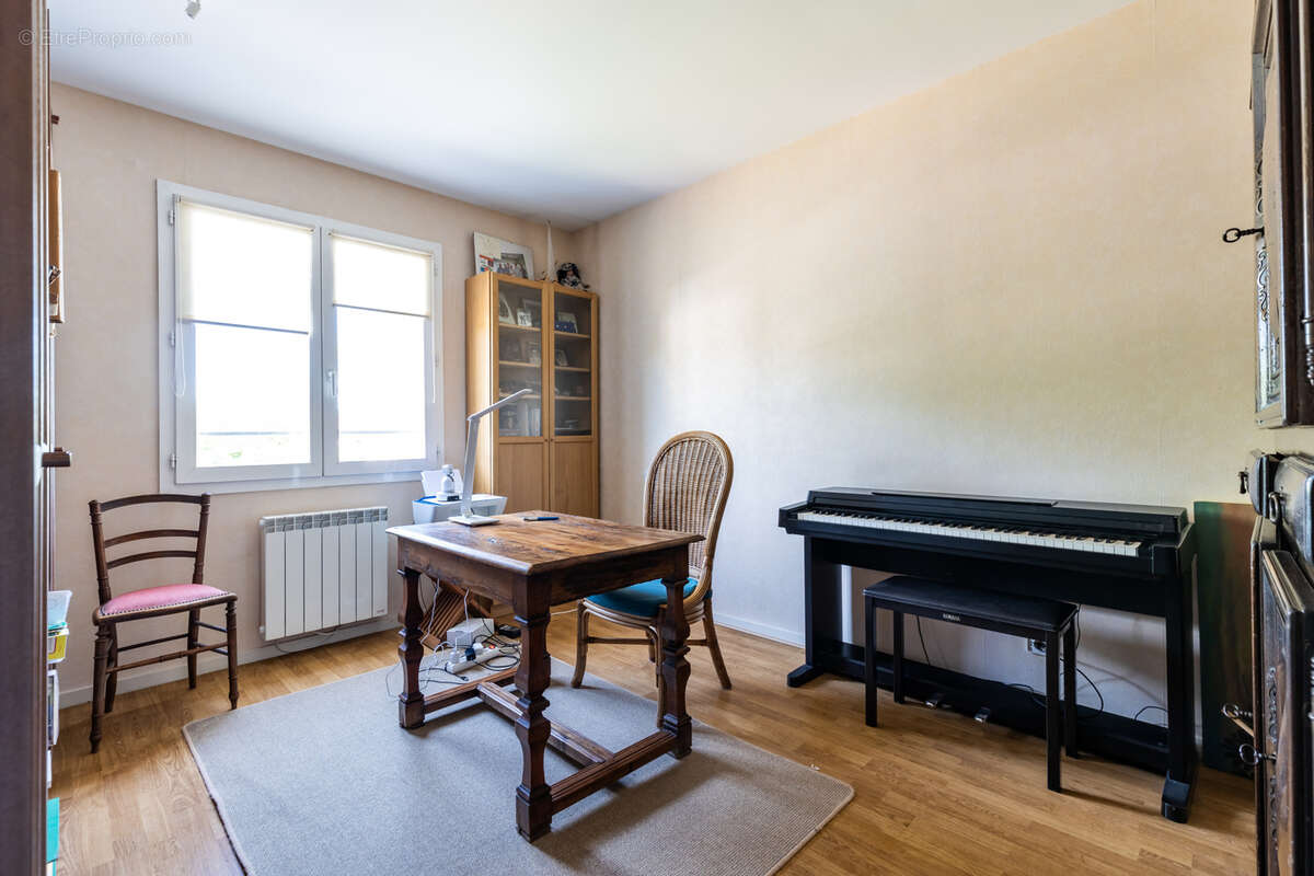 HAUT BOULIAC , quartier résidentiel et prisé, confortable maison - photo 13