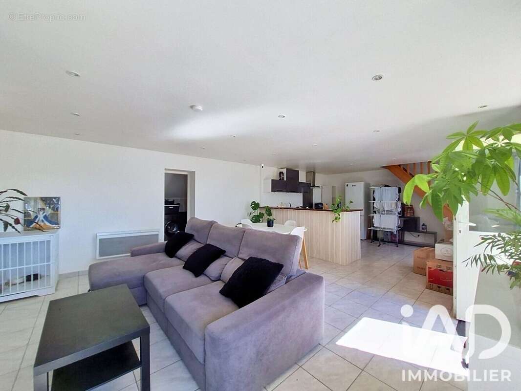 Maison 67 m² à Noyers  - photo 2
