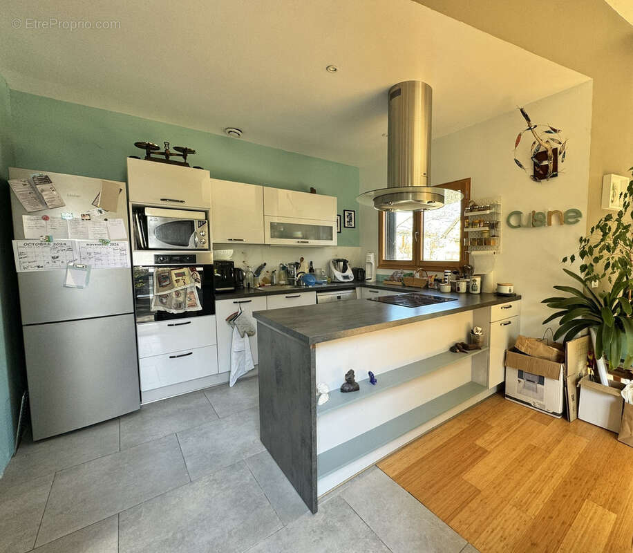 Maison à ONET-LE-CHATEAU