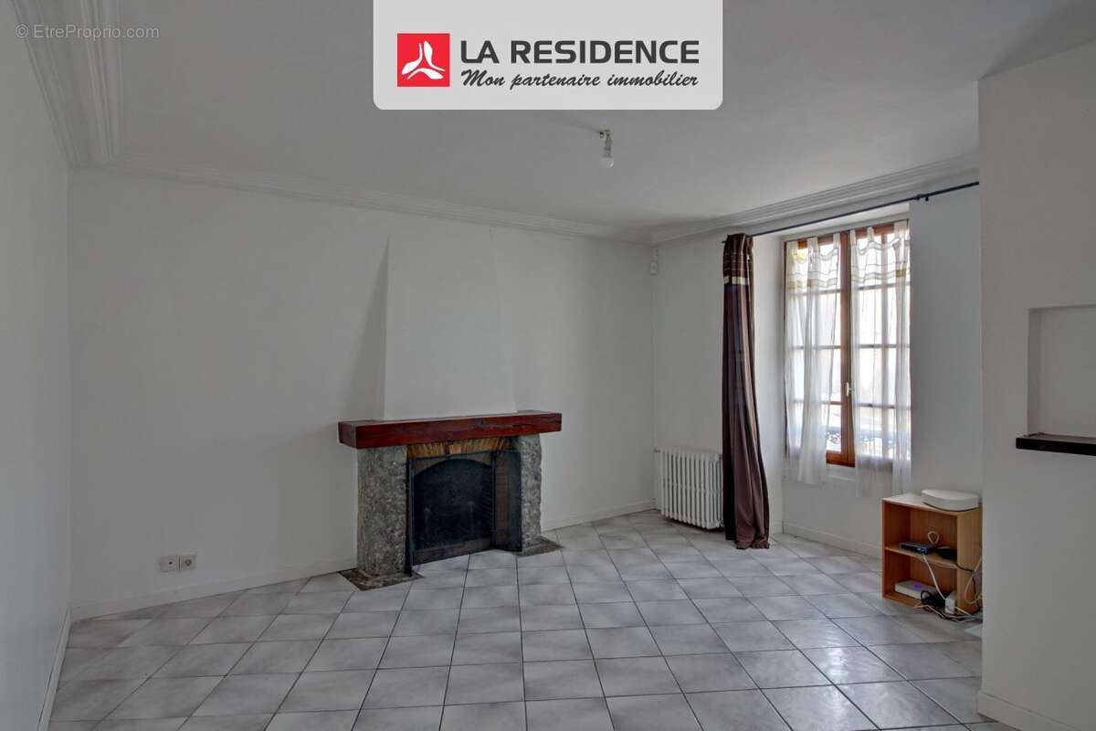 Maison à ISSOU