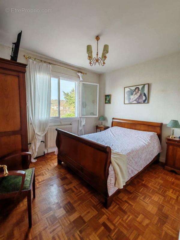 Maison à COLLONGES-LA-ROUGE