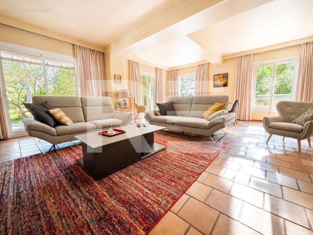 Villa de 154m² sur terrain arbore de 3259m² piscine nimes - photo 4