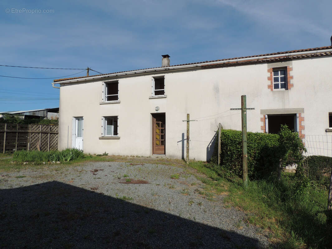 Maison à LA MERLATIERE