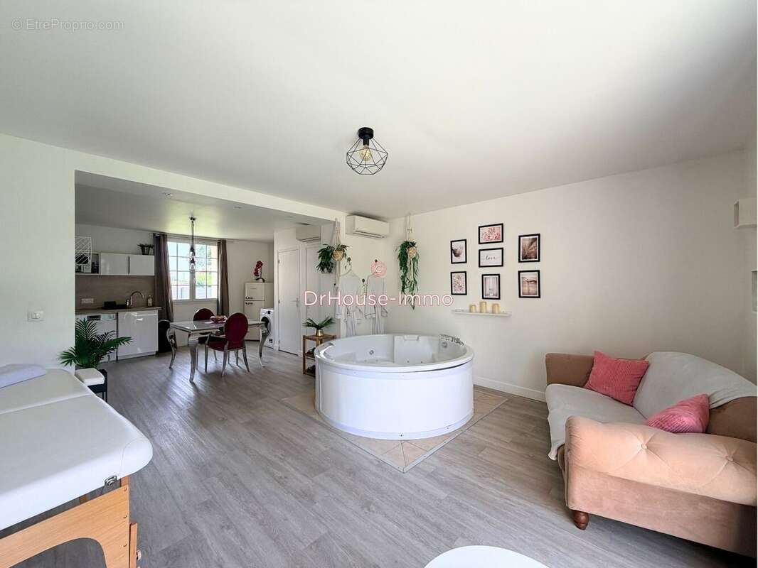 Appartement 149 m² à Pezarches  - photo 7
