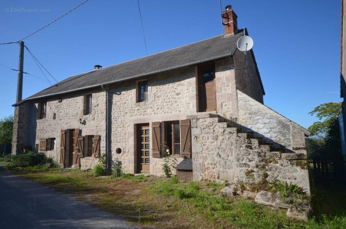 Maison à TOULX-SAINTE-CROIX