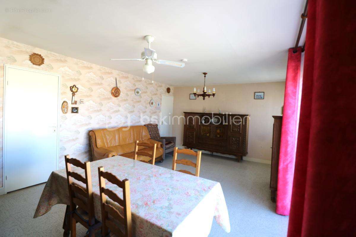 Maison de plain-pied très proche de la gare, 4 pièces, 2 chambres, atelier, dépendances, garage et jardin! - photo 2