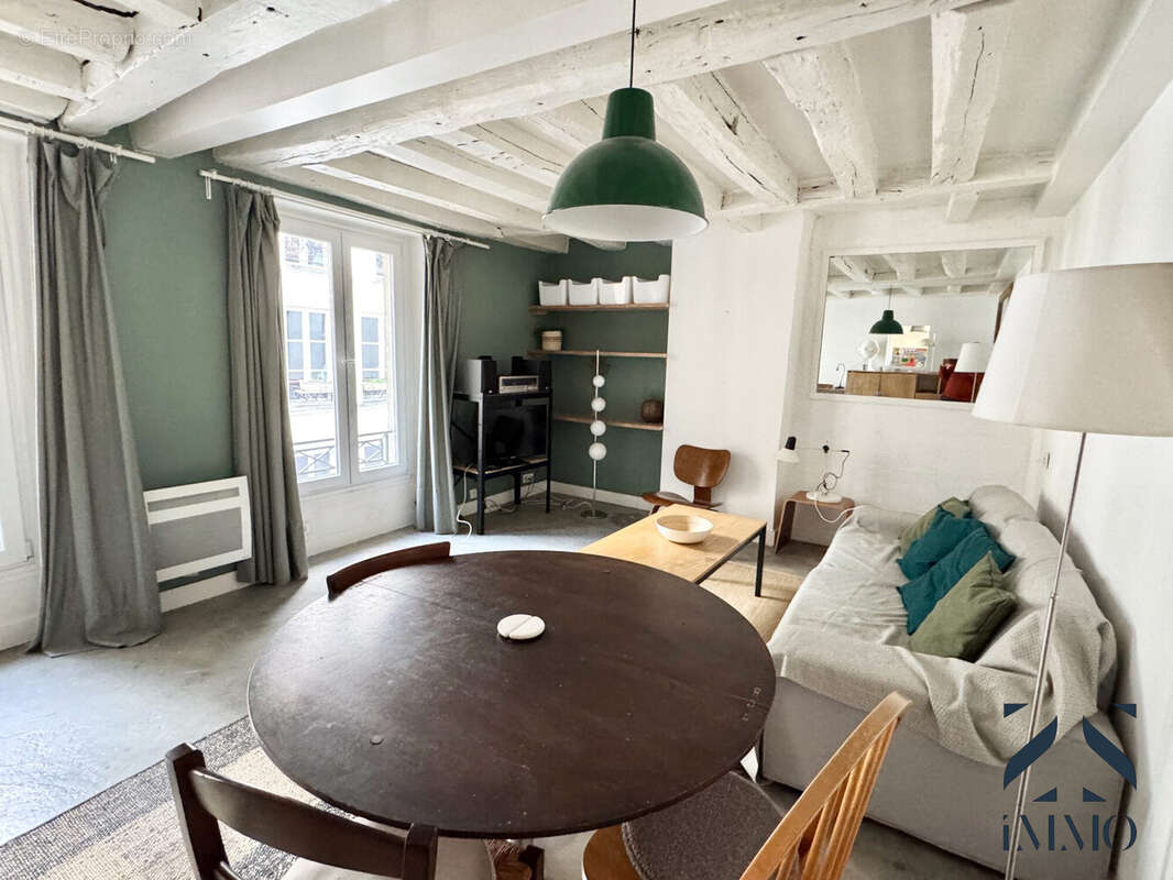 Appartement à PARIS-3E