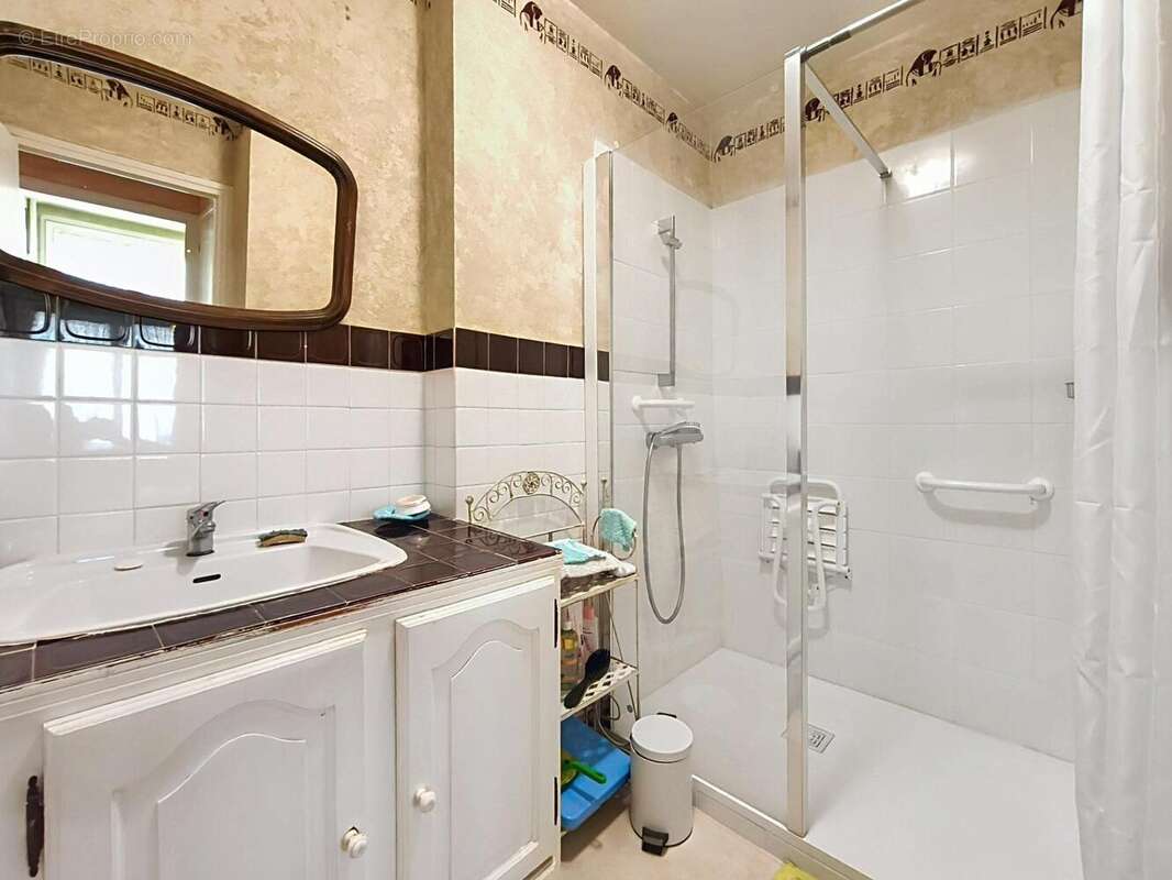 Photo 6 - Appartement à LE CHAMBON-FEUGEROLLES