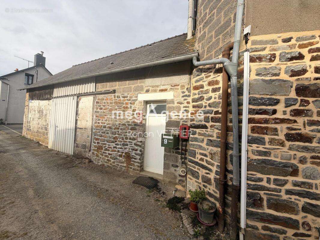 Maison de bourg en pierre 151 m² sur un terrain de 800 m² - photo 6
