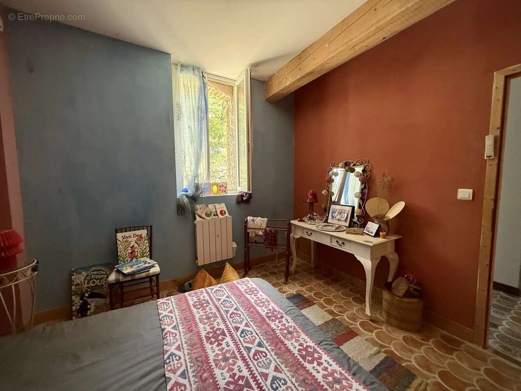 Maison à FEUILLA