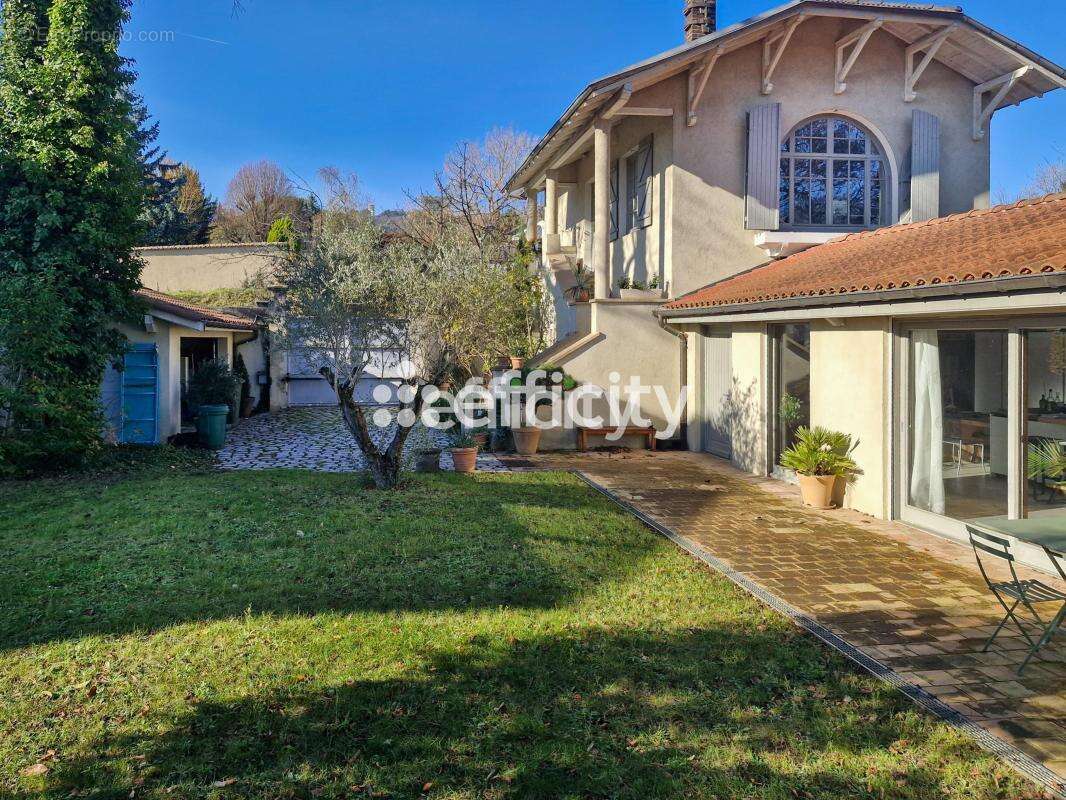 Maison à COLLONGES-AU-MONT-D&#039;OR