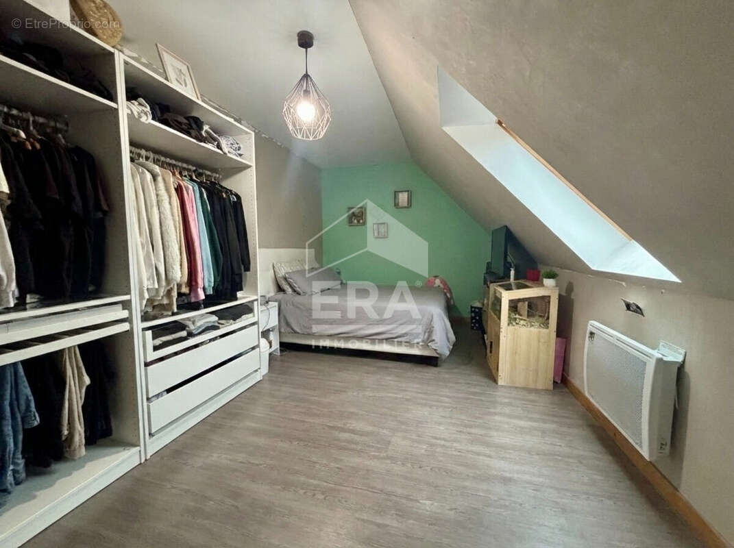 Maison à D'HUISON-LONGUEVILLE