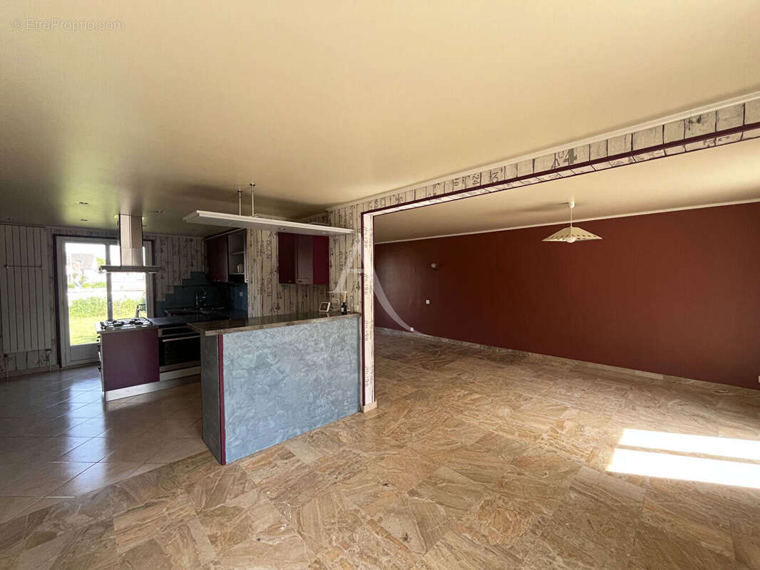 Maison familiale sur sous-sol total - Proche DOURDAN/ETAMPES/ ANGERVILLE - 7 pièces 158m2 - photo 2