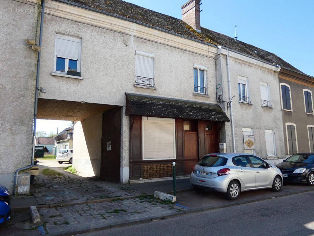 Appartement à IVRY-LA-BATAILLE