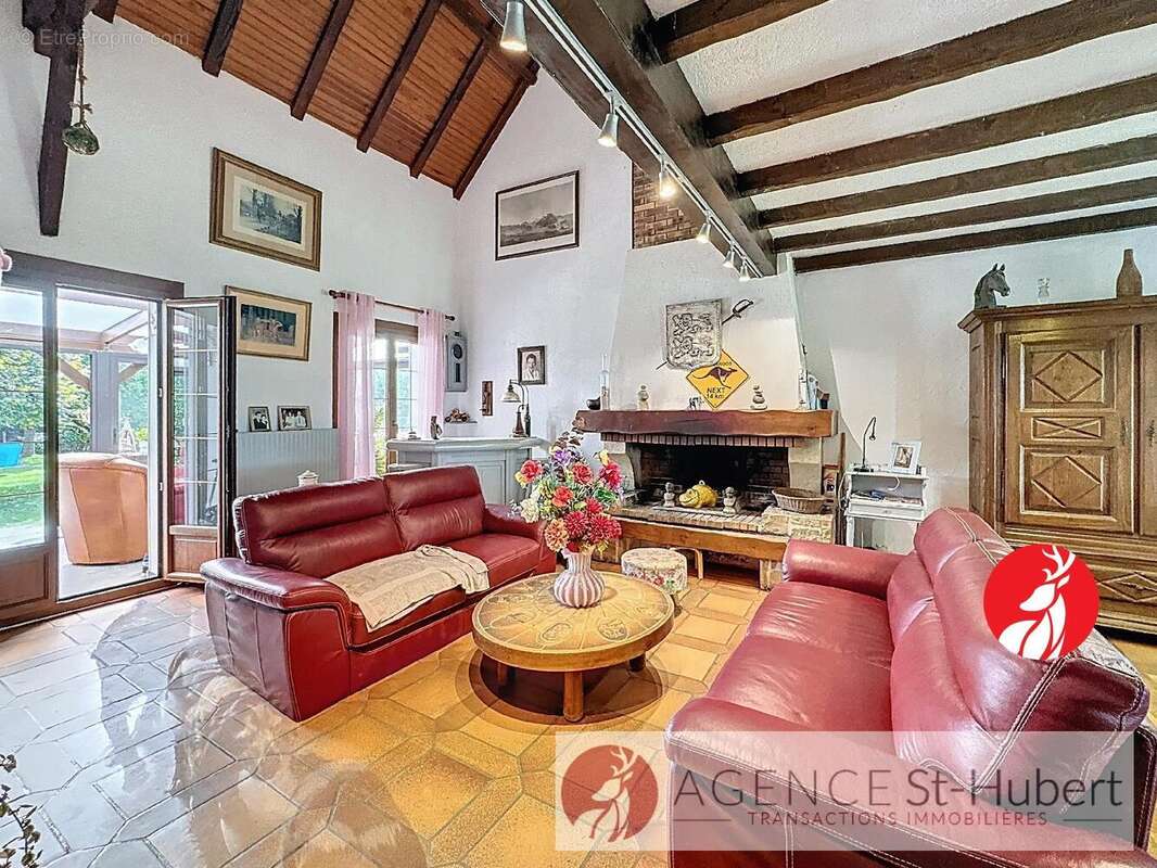 Maison à SAINT-MARTIN-EN-BIERE