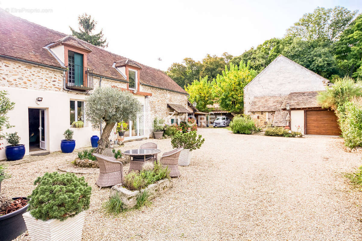 Maison à LIVERDY-EN-BRIE