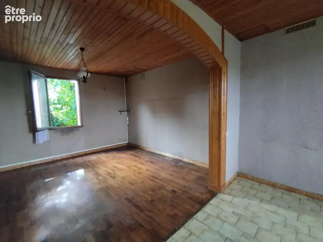 Taponnat, La Rochefoucauld, maison 83 m² avec dépendances et terrain clos 1725 m² - photo 7