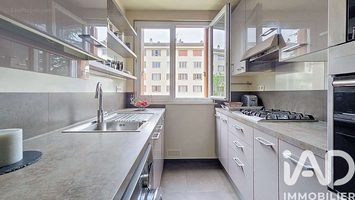 Photo 7 - Appartement à LE PLESSIS-ROBINSON