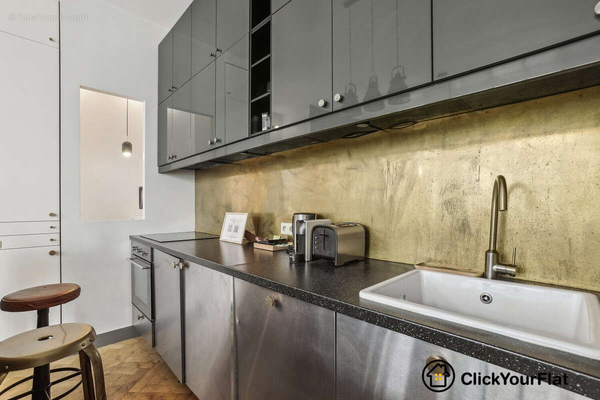 Commerce à PARIS-11E