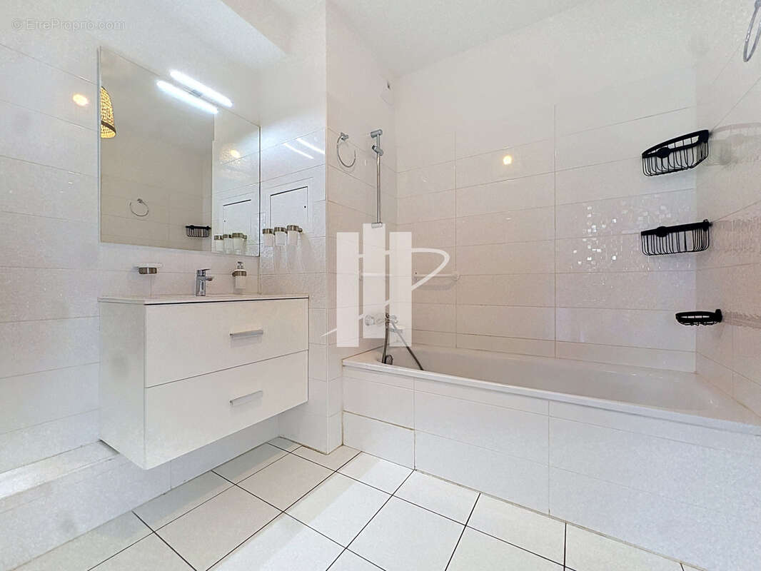 Appartement 3 pièces à vendre à fréjus   dernier étage avec 100 m2 de terrasses, piscine et parking - photo 9