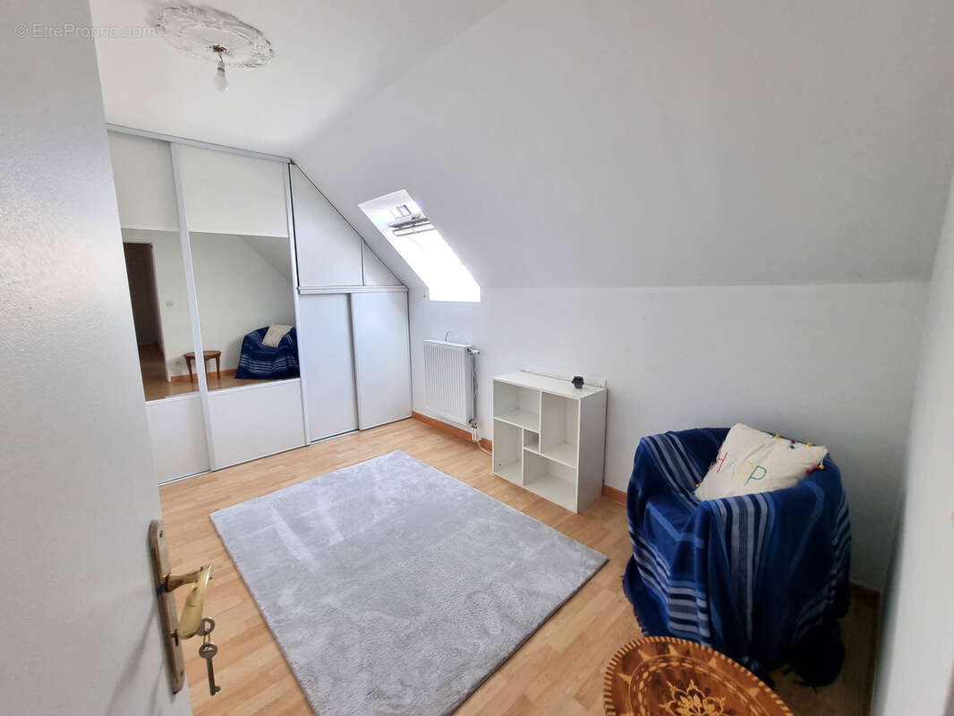 Maison à VAUX-LE-PENIL