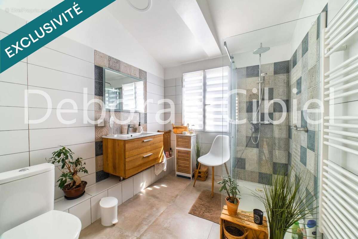 Photo 4 - Maison à LA FARE-LES-OLIVIERS