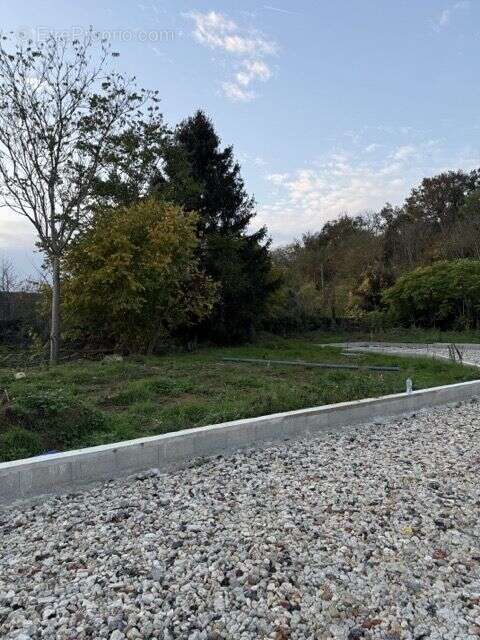 Terrain à BOISSETTES