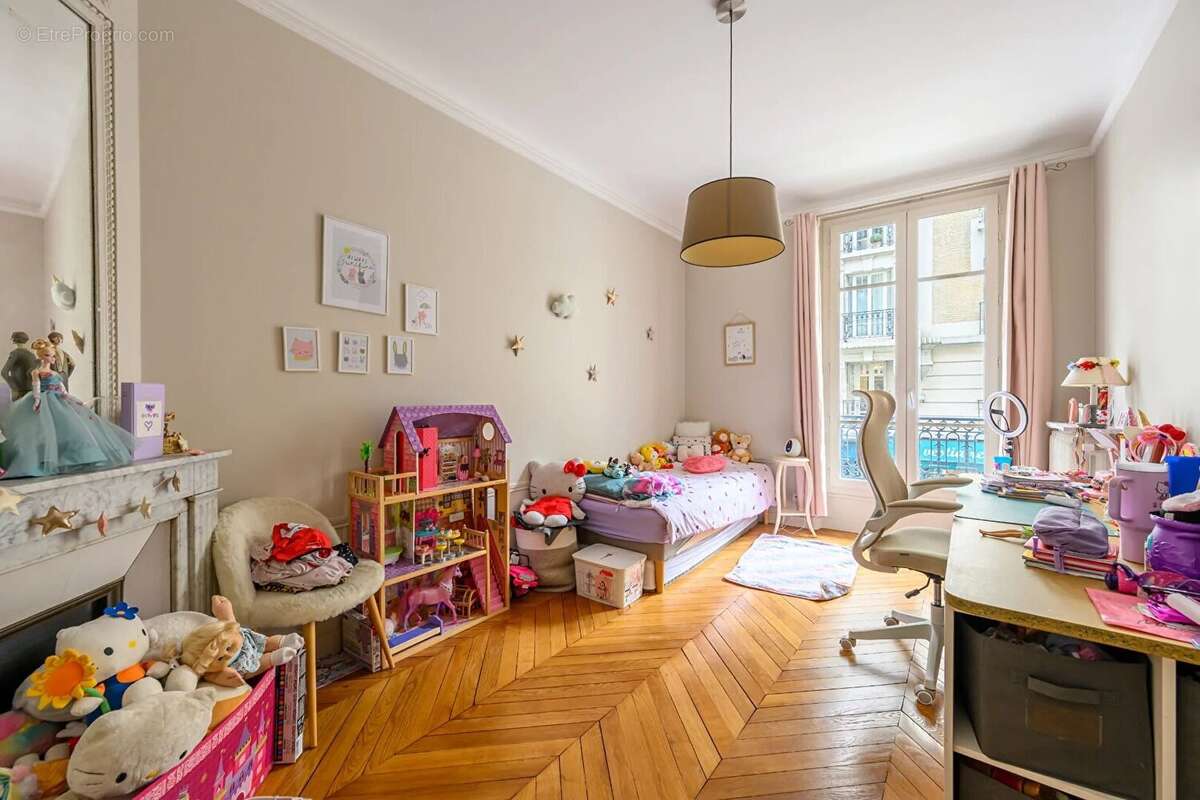 Appartement à PARIS-18E