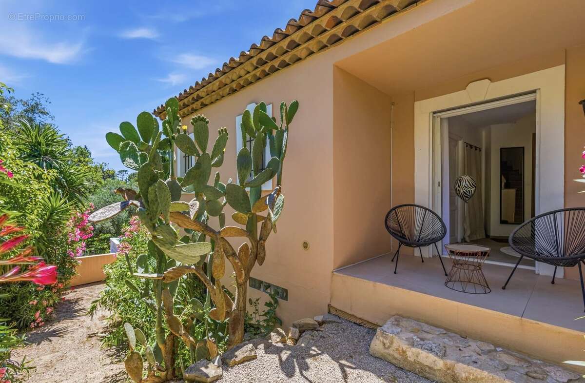 Maison à LE CANNET
